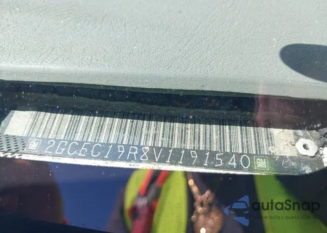 1997 Chevrolet C1500 Fleetside z USA, uszkodzony, nr VIN 2GCEC19R8V1191540